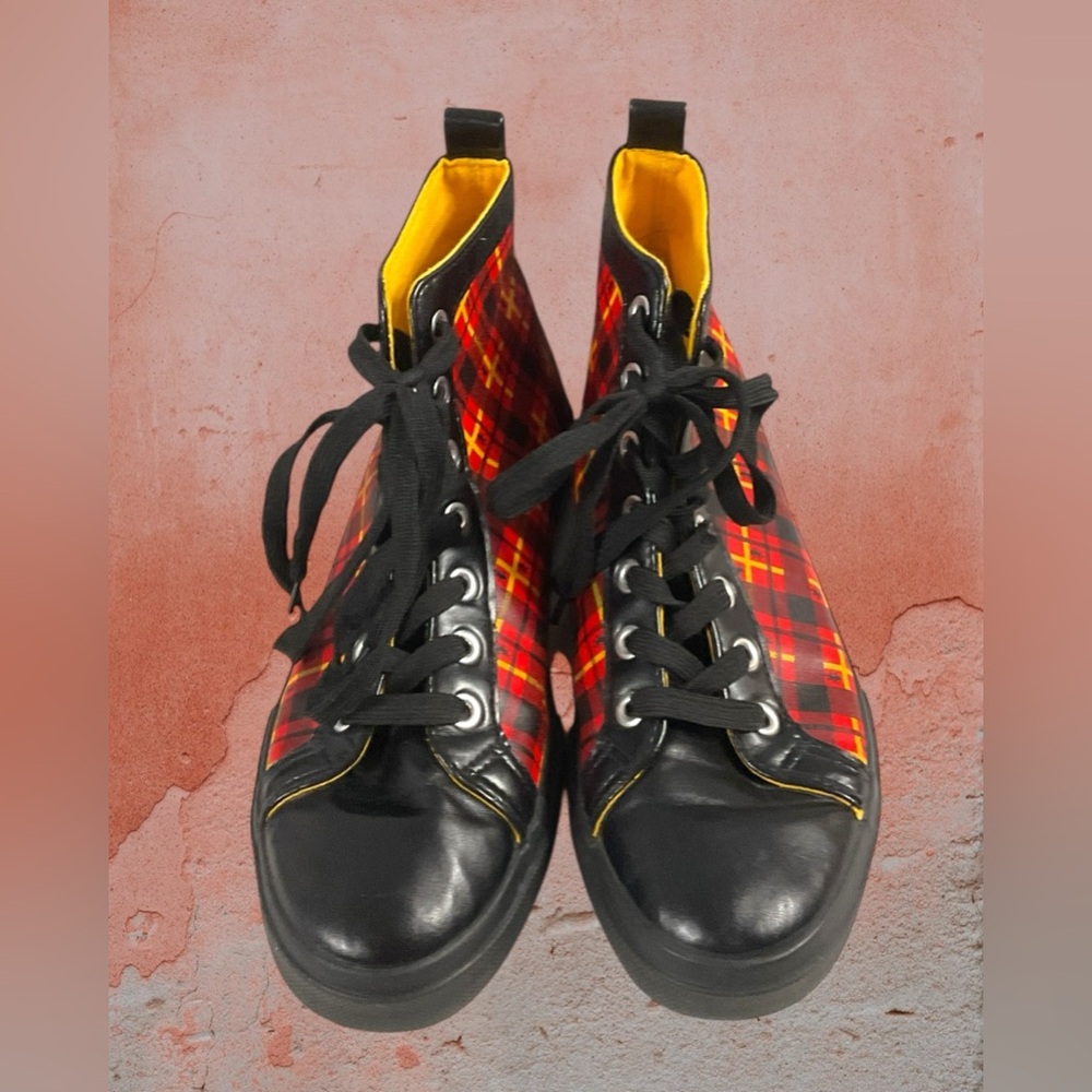 Ground Up Harry Potter Gryffindor Plaid Black/Red/Yellow Men's Size 6/Women's 8